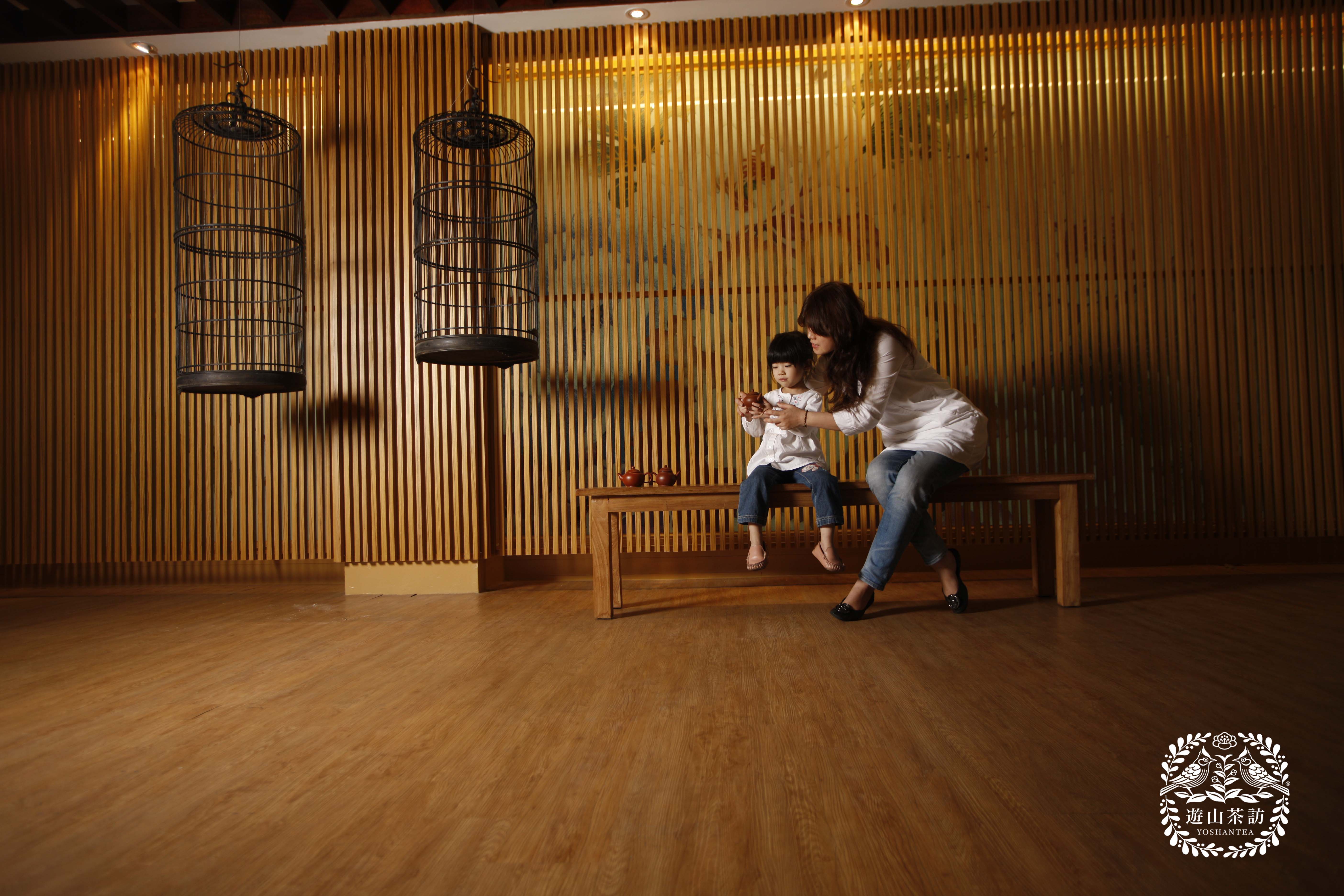 我给我母亲添了不少乱，但是我认为她对此颇为享受。